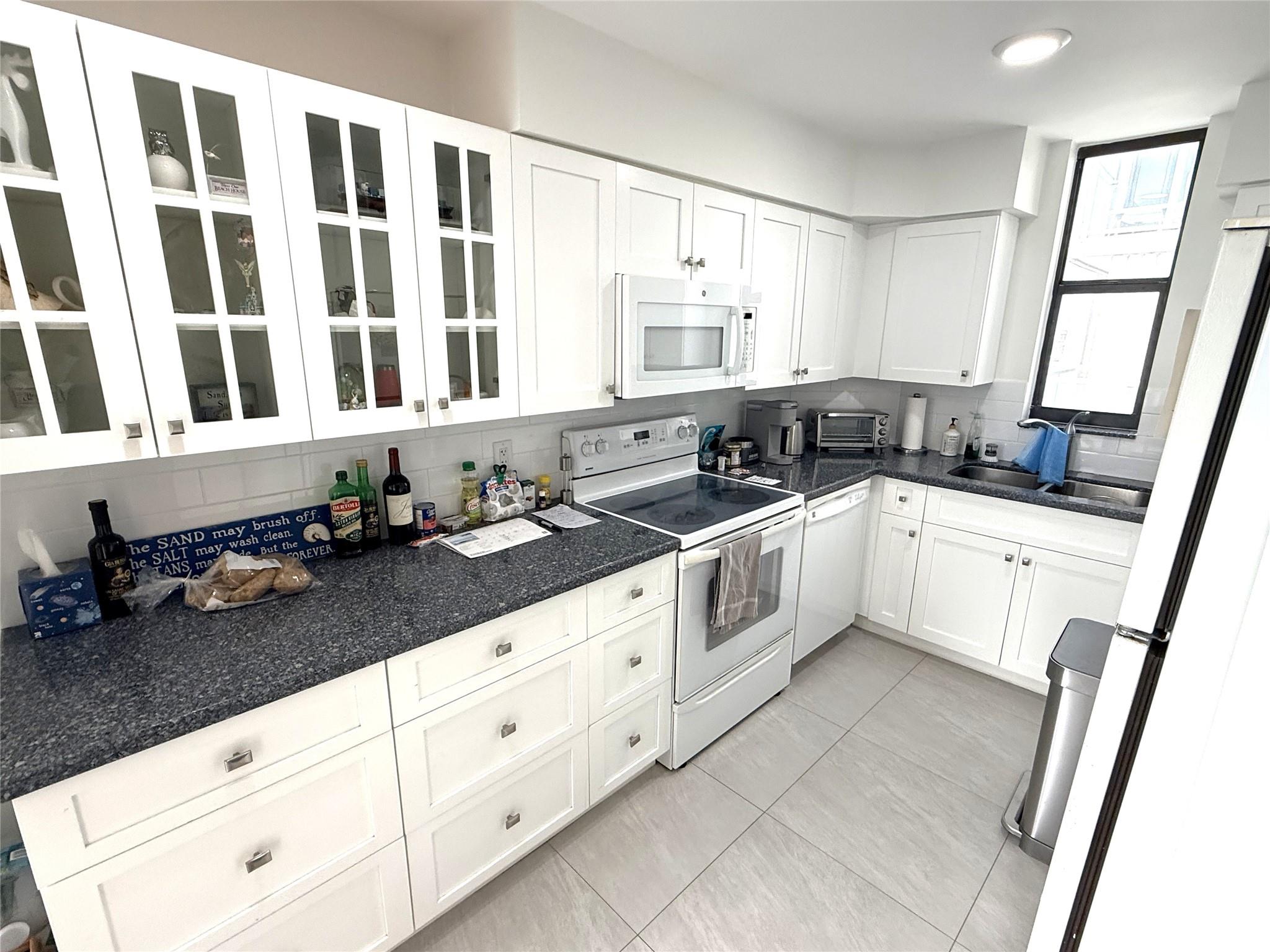 POMPANO ATLANTIS CONDO - Residential