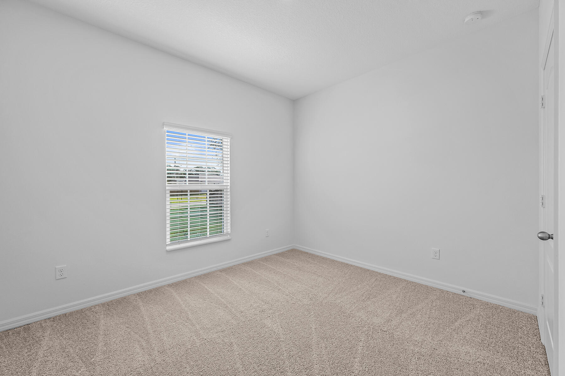 VERO LAKE ESTATES UNIT H - Residential