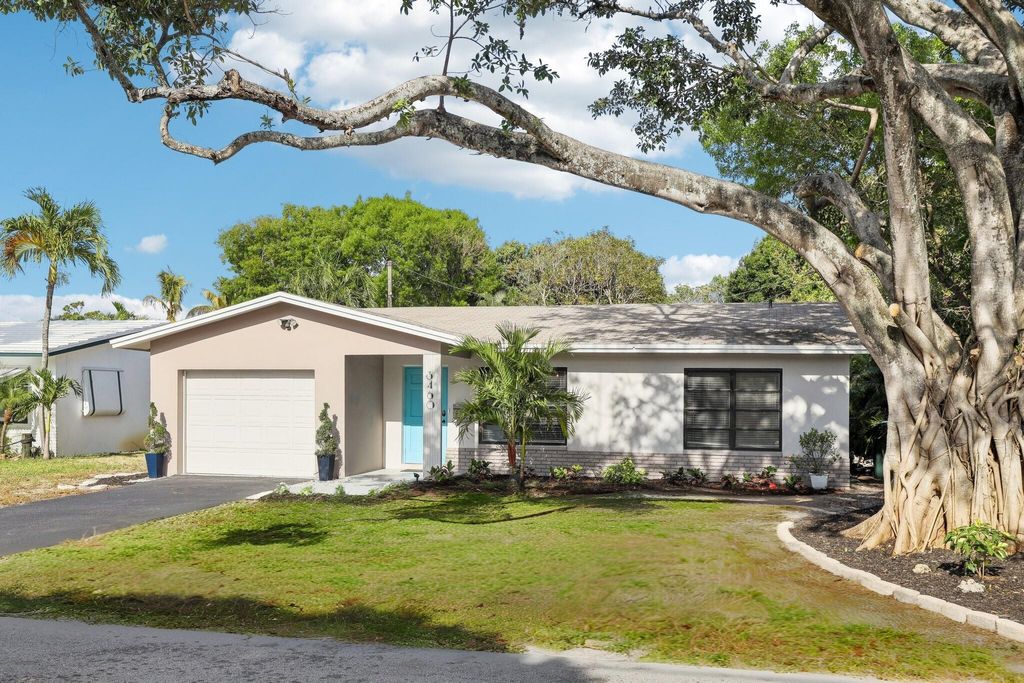 Photo of 3460 NE 15th Avenue, Oakland Park, FL 33334 (MLS # F10517735)