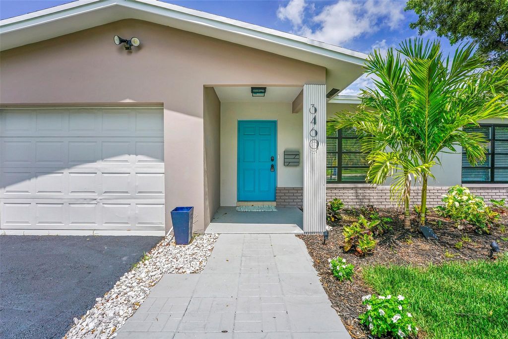 Photo of 3460 NE 15th Avenue, Oakland Park, FL 33334 (MLS # F10517735)