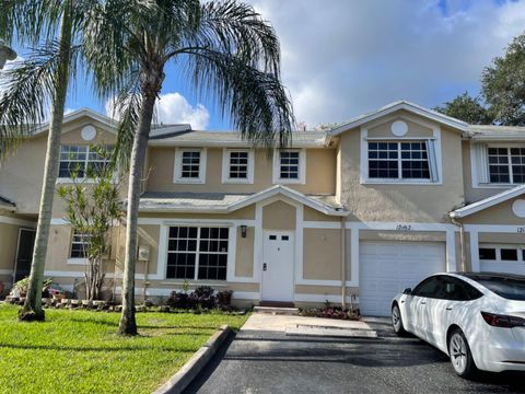 Townhouse in Cooper City FL 12162 51 Place Pl 2.jpg