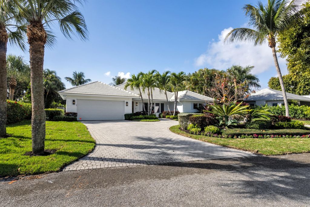 Photo of 2720 Cardinal Circle, Gulf Stream, FL 33483 (MLS # B26000532)