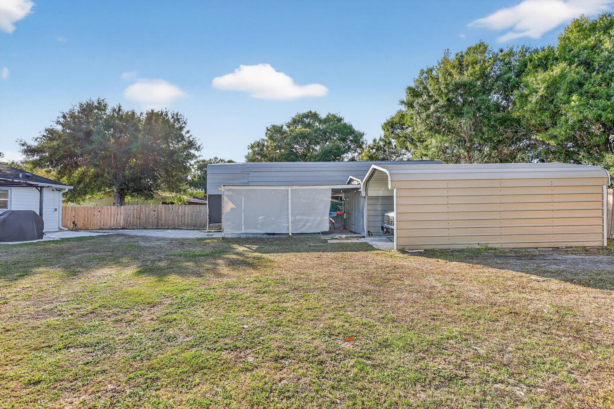 REGINA PALMS - Residential