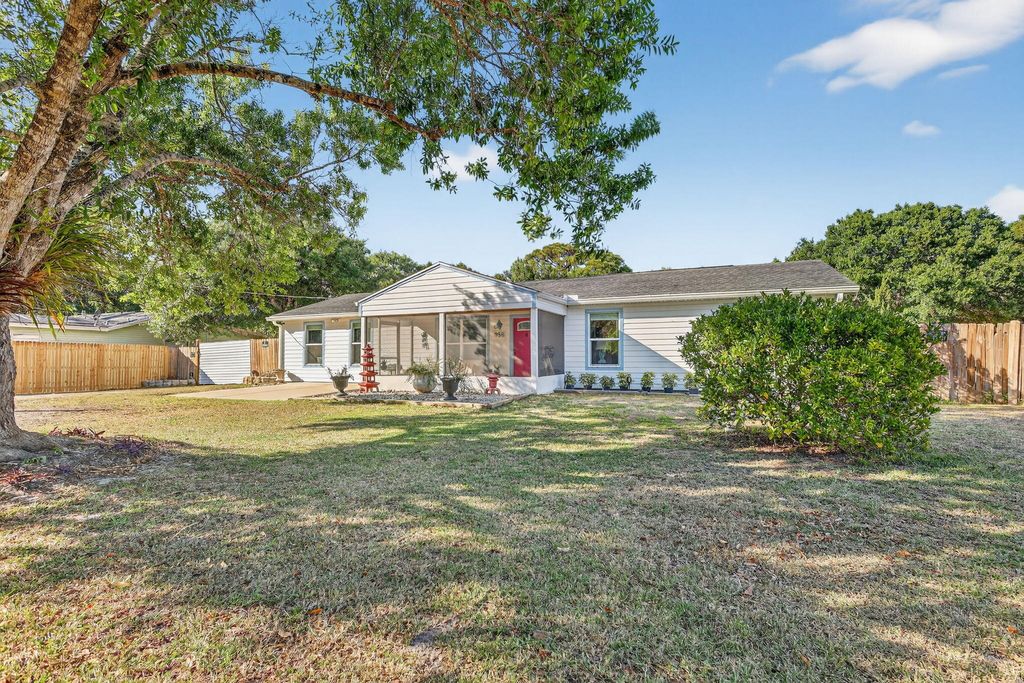 Photo of 356 Traub Avenue, Fort Pierce, FL 34982 (MLS # R11167685)