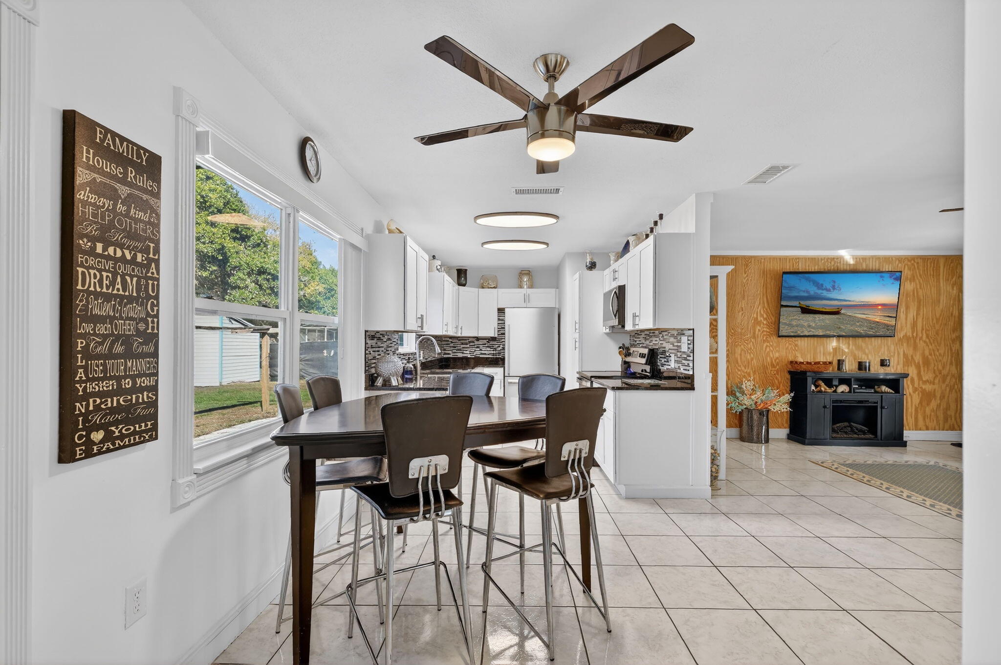 REGINA PALMS - Residential