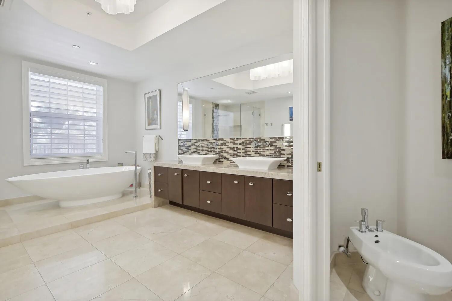 MERIDIAN - Residential