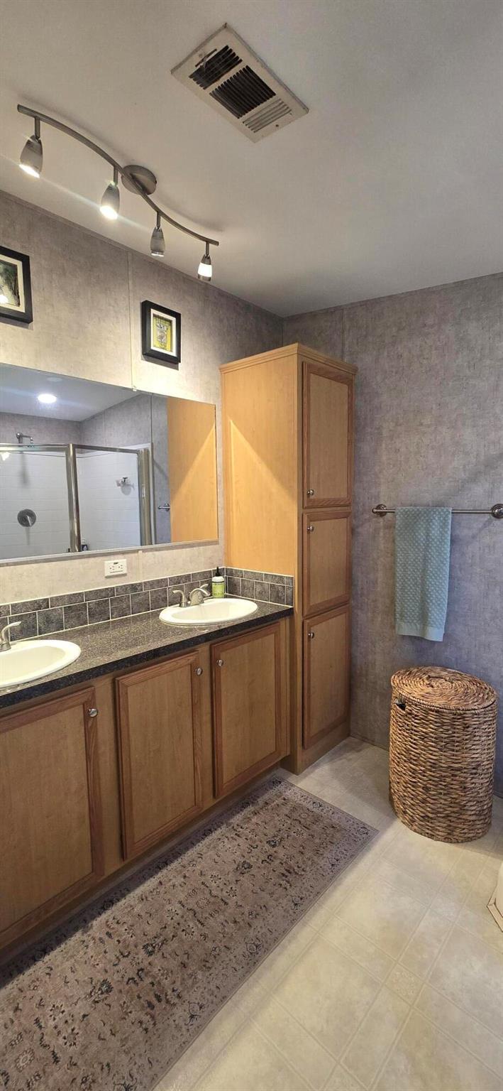 BROWNINGS - Residential