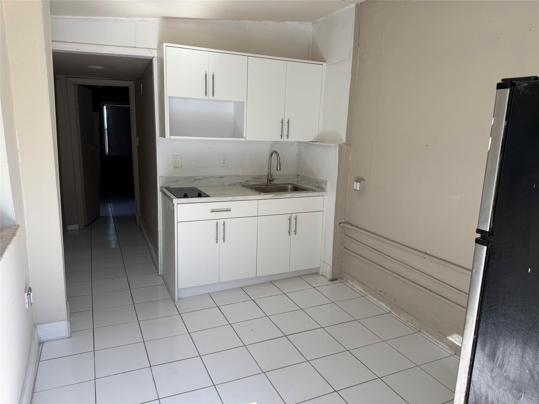 LAWNDALE 3RD ADDN - Residential Lease