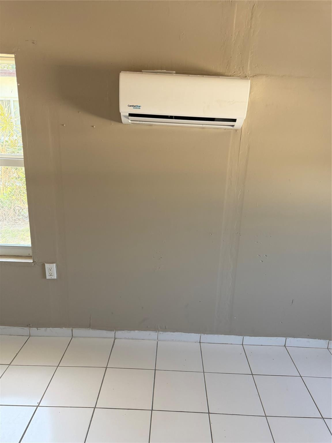 LAWNDALE 3RD ADDN - Residential Lease