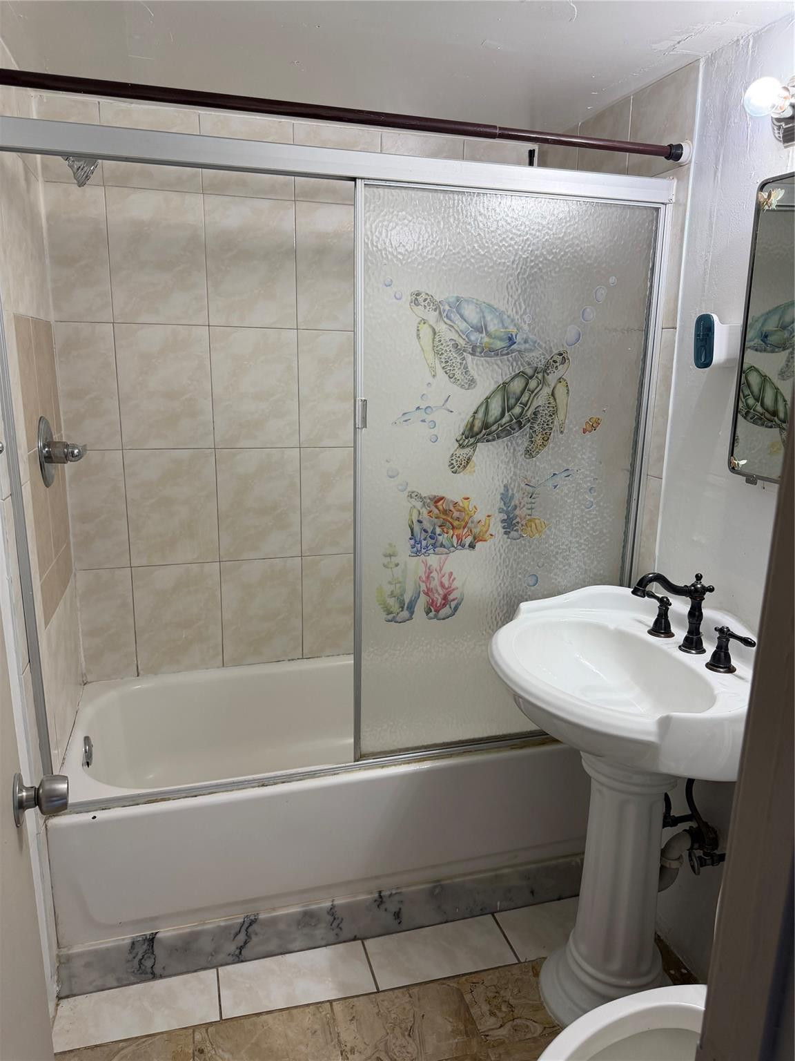 LAWNDALE 3RD ADDN - Residential Lease