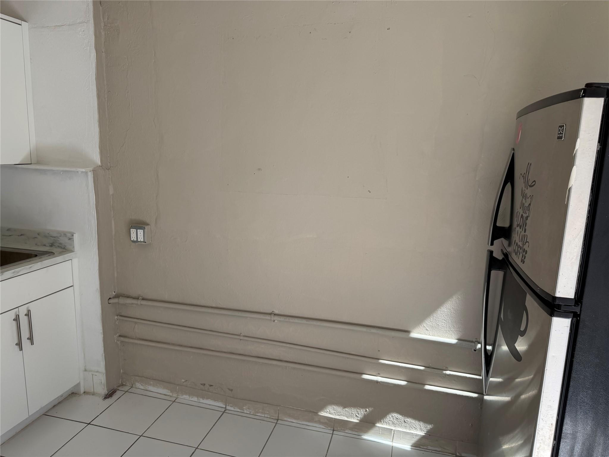 LAWNDALE 3RD ADDN - Residential Lease