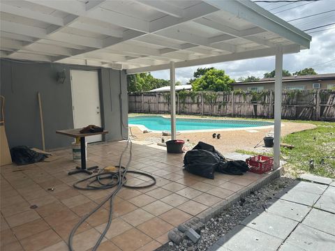 A home in Lauderdale Lakes