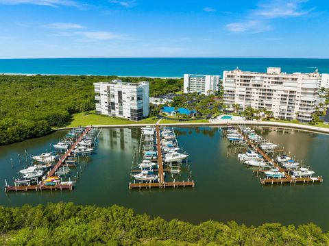 A home in Hutchinson Island