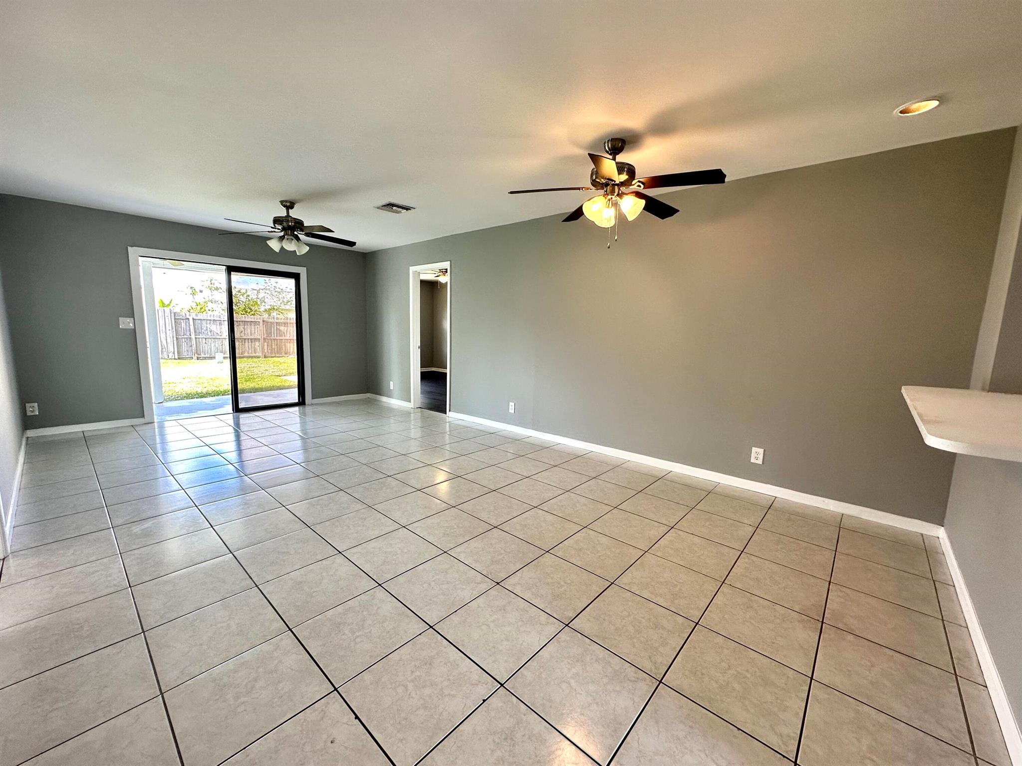 SOUTH SHORE 4 OF WELLINGT - Residential Lease