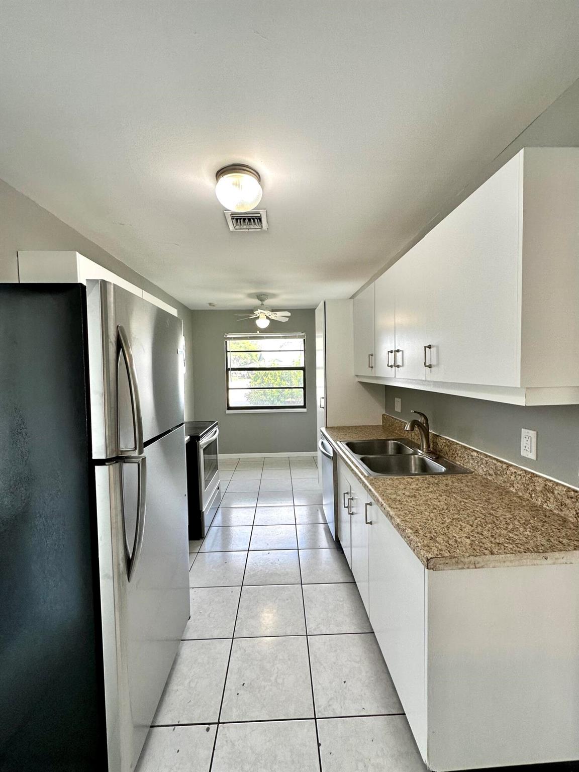 SOUTH SHORE 4 OF WELLINGT - Residential Lease