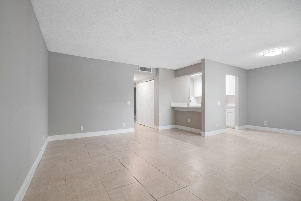 Photo of 516 Meadows Circle, Boynton Beach, FL 33436 (MLS # R11113108)