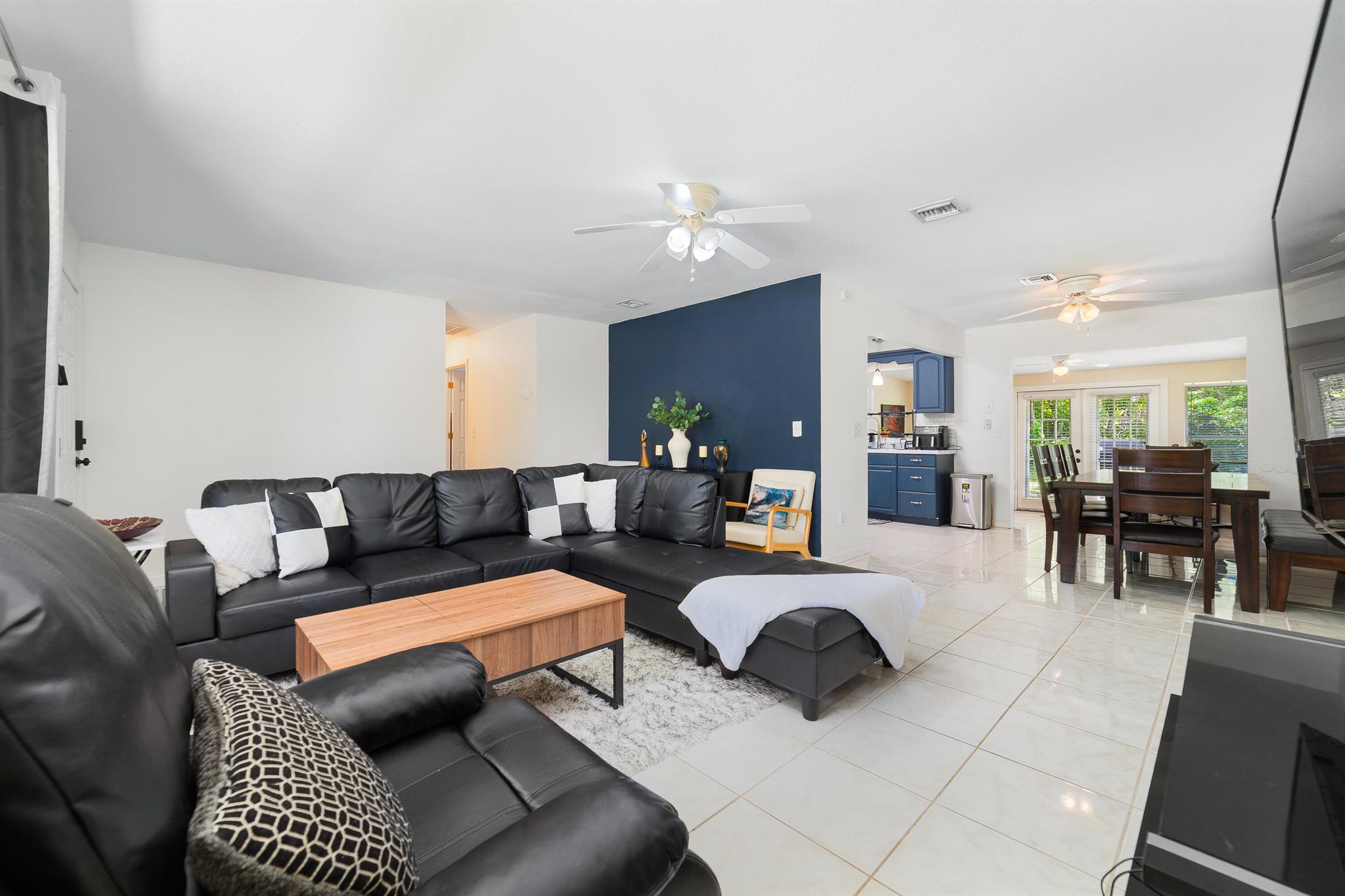 332 SE Majestic Terrace, Port St Lucie, FL, 34983/$319,000 3 332 SE Majestic Terrace