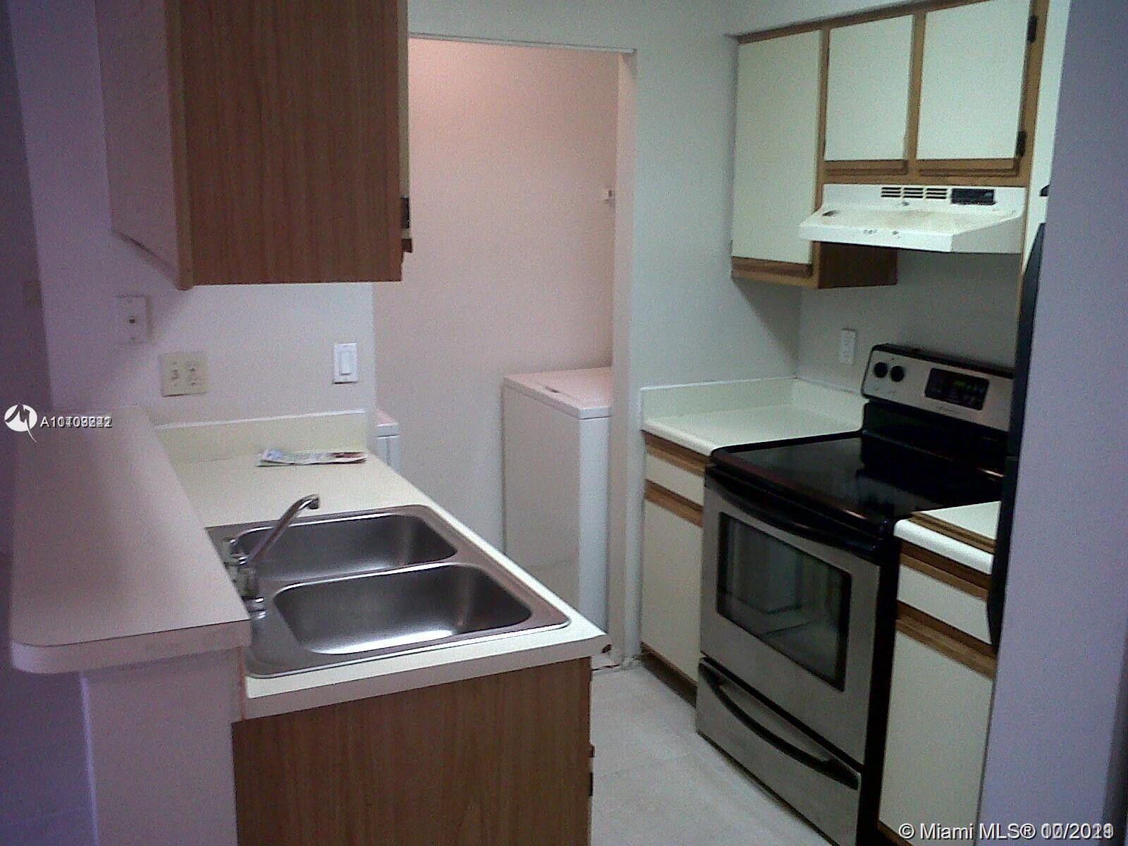 1239 SW 46th Avenue 906