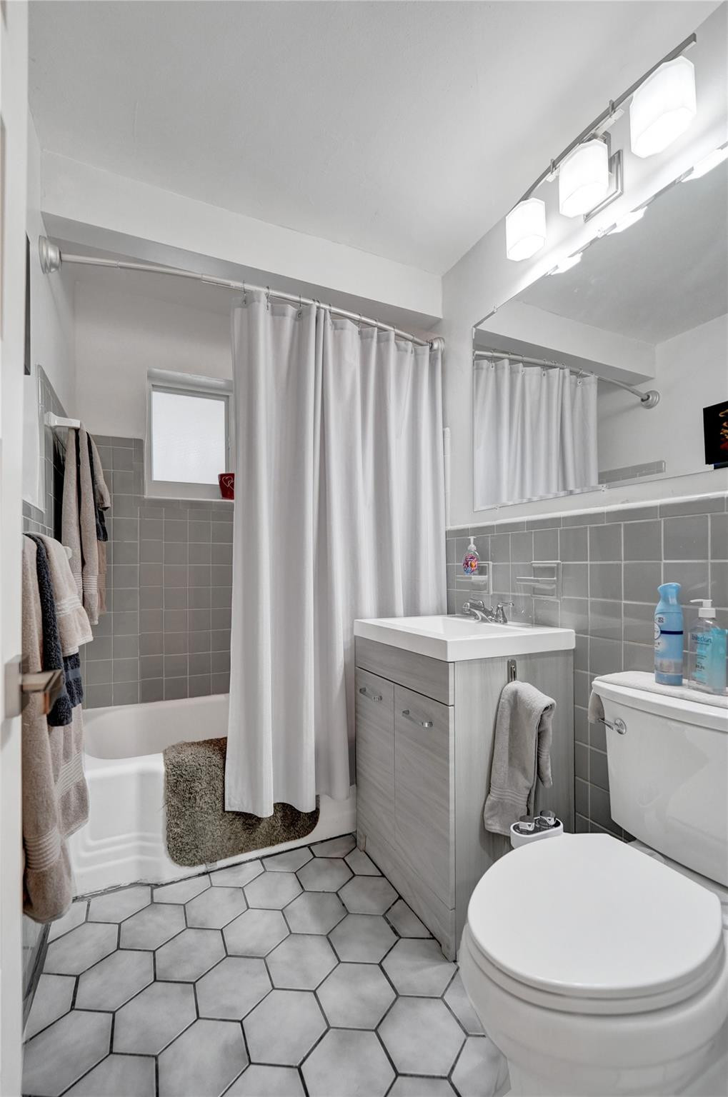 Coral Estates 32-29 B - Residential