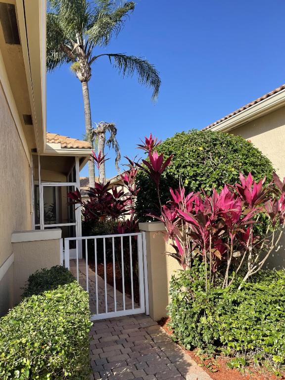 7013 Cataluna Circle