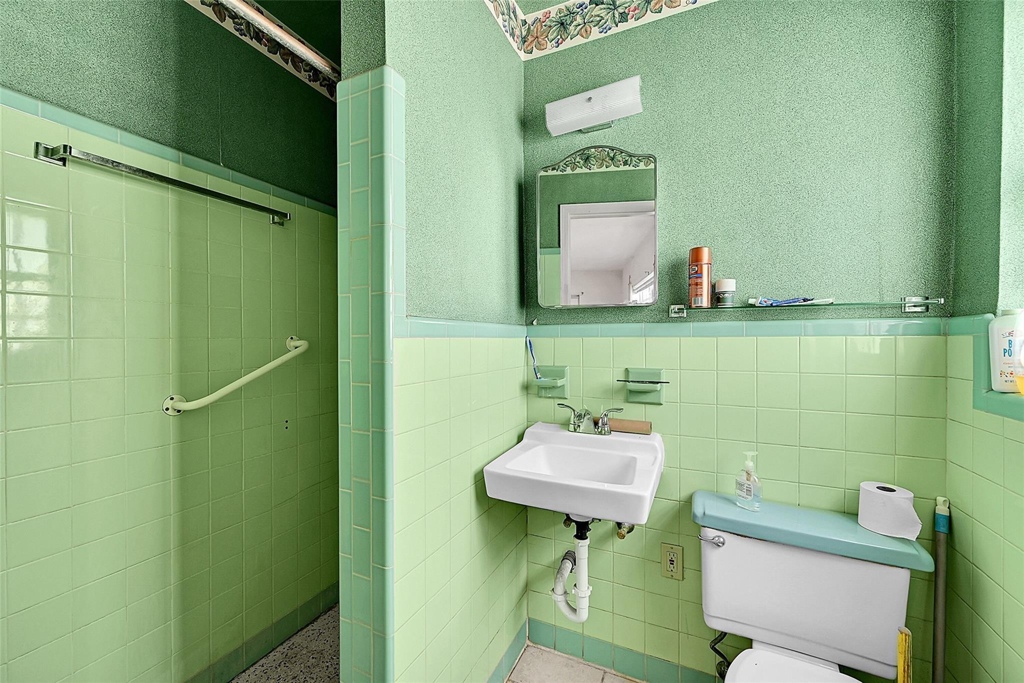 Croissant Park 4-28 B - Residential