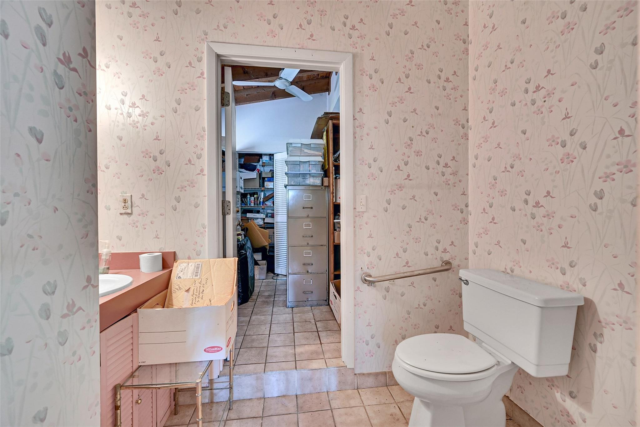 Croissant Park 4-28 B - Residential