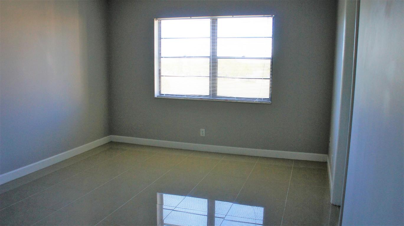 ISLE OF SANDALFOOT COND 1 THRU 7 - Residential Lease