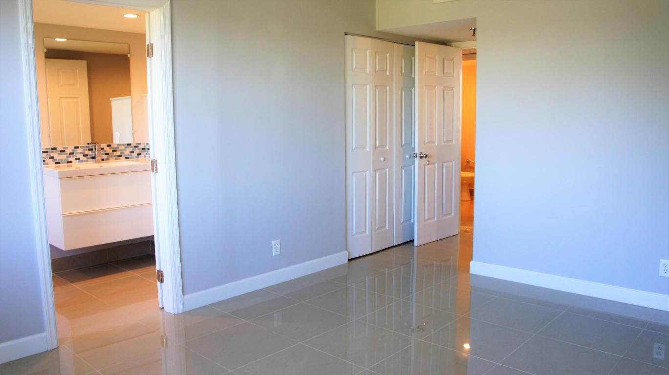 ISLE OF SANDALFOOT COND 1 THRU 7 - Residential Lease