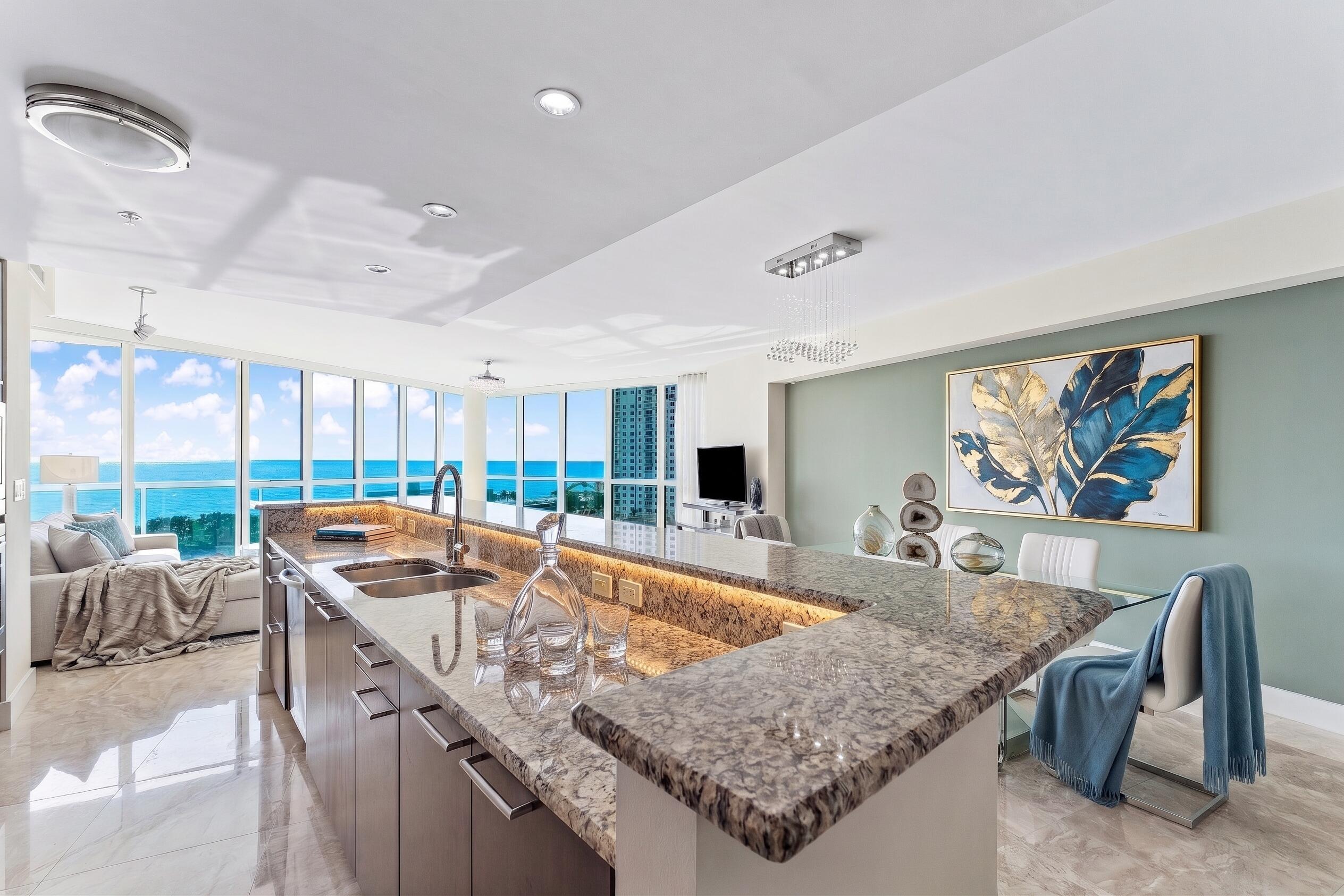 1 N Ocean Boulevard 806