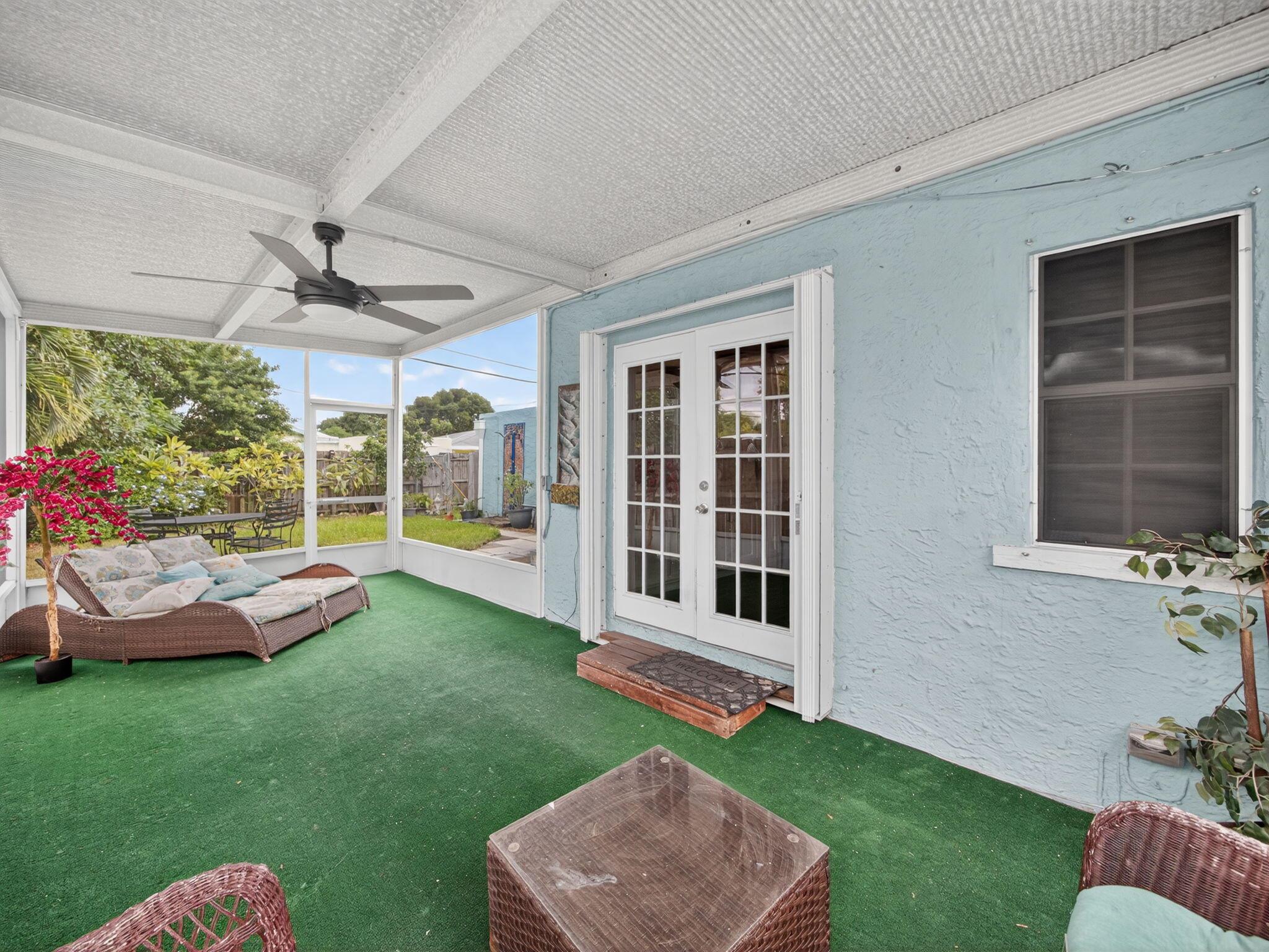 NORTH LAKE WORTH - Residential