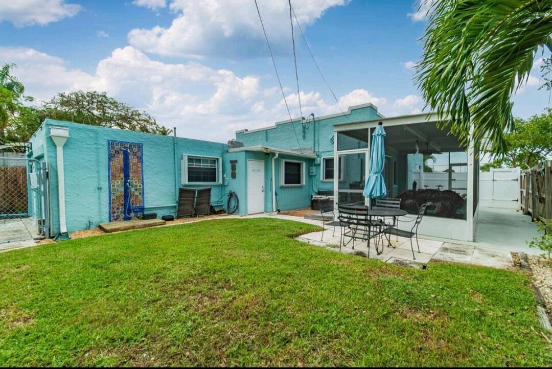 NORTH LAKE WORTH - Residential