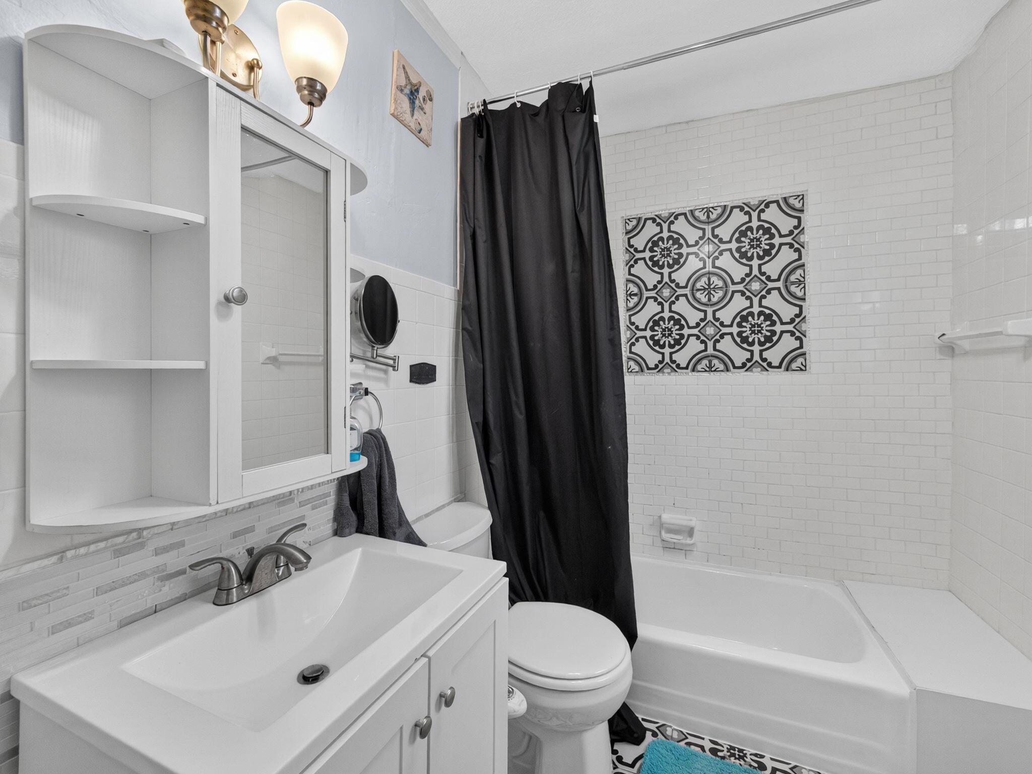 NORTH LAKE WORTH - Residential