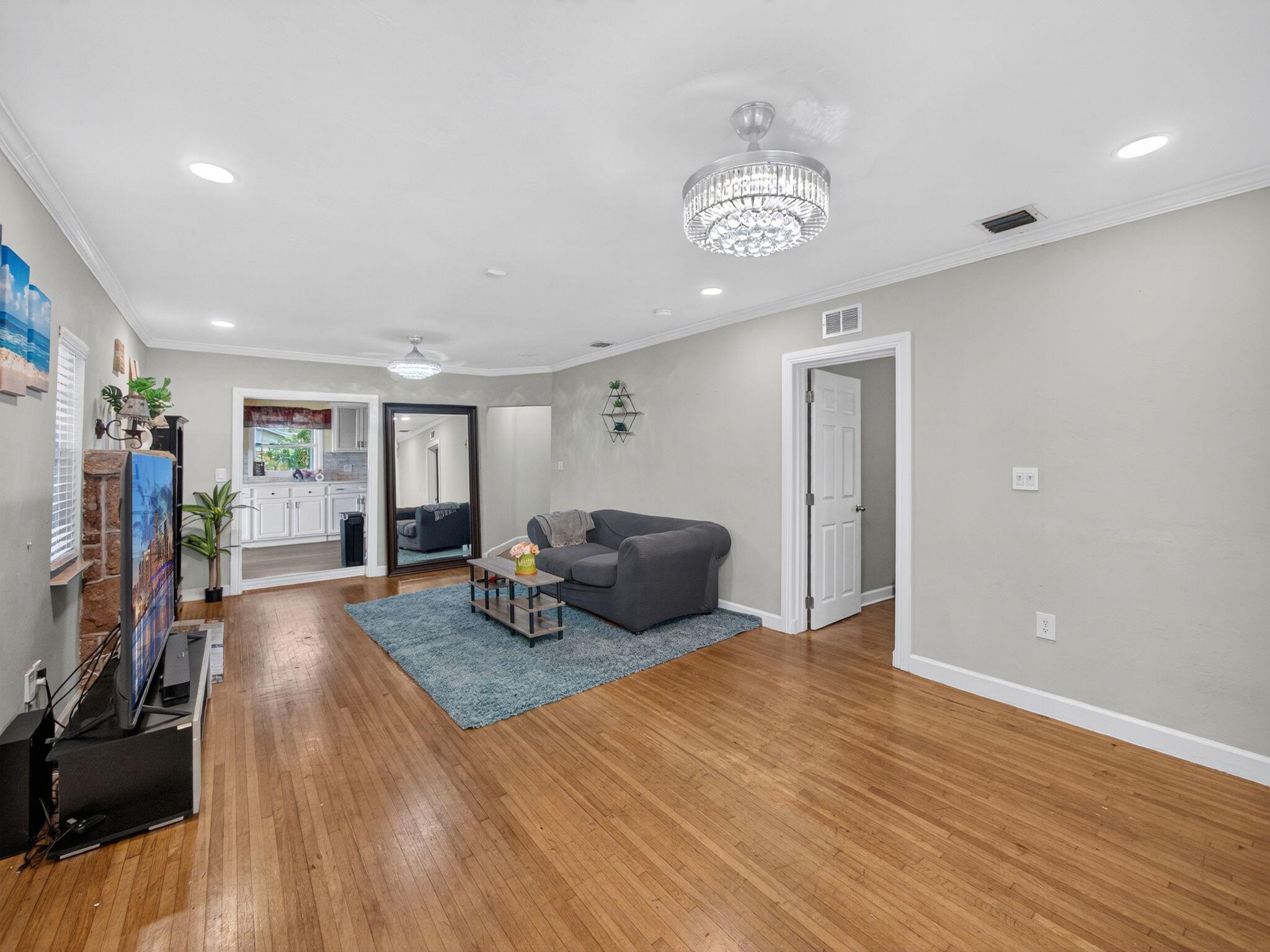 NORTH LAKE WORTH - Residential