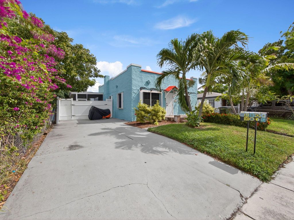 Photo of 1314 N J Street, Lake Worth Beach, FL 33460 (MLS # R11135961)