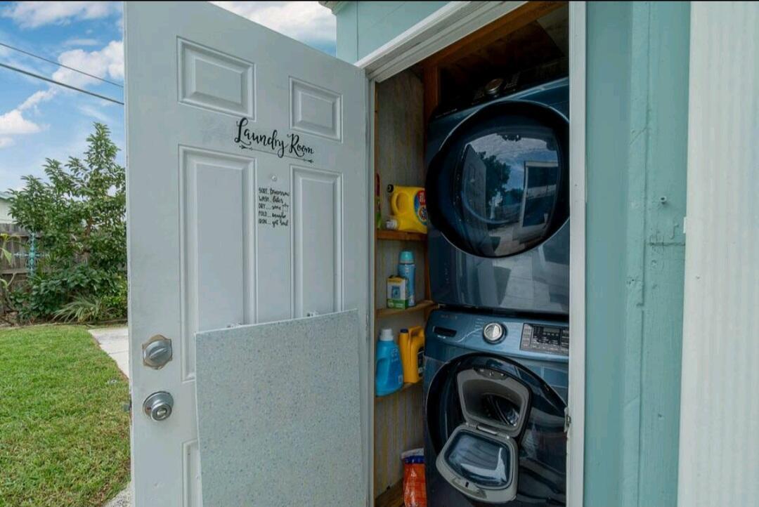 NORTH LAKE WORTH - Residential