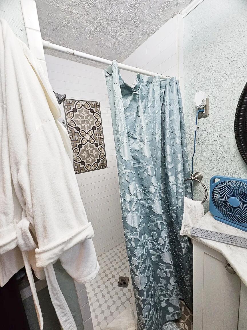 NORTH LAKE WORTH - Residential