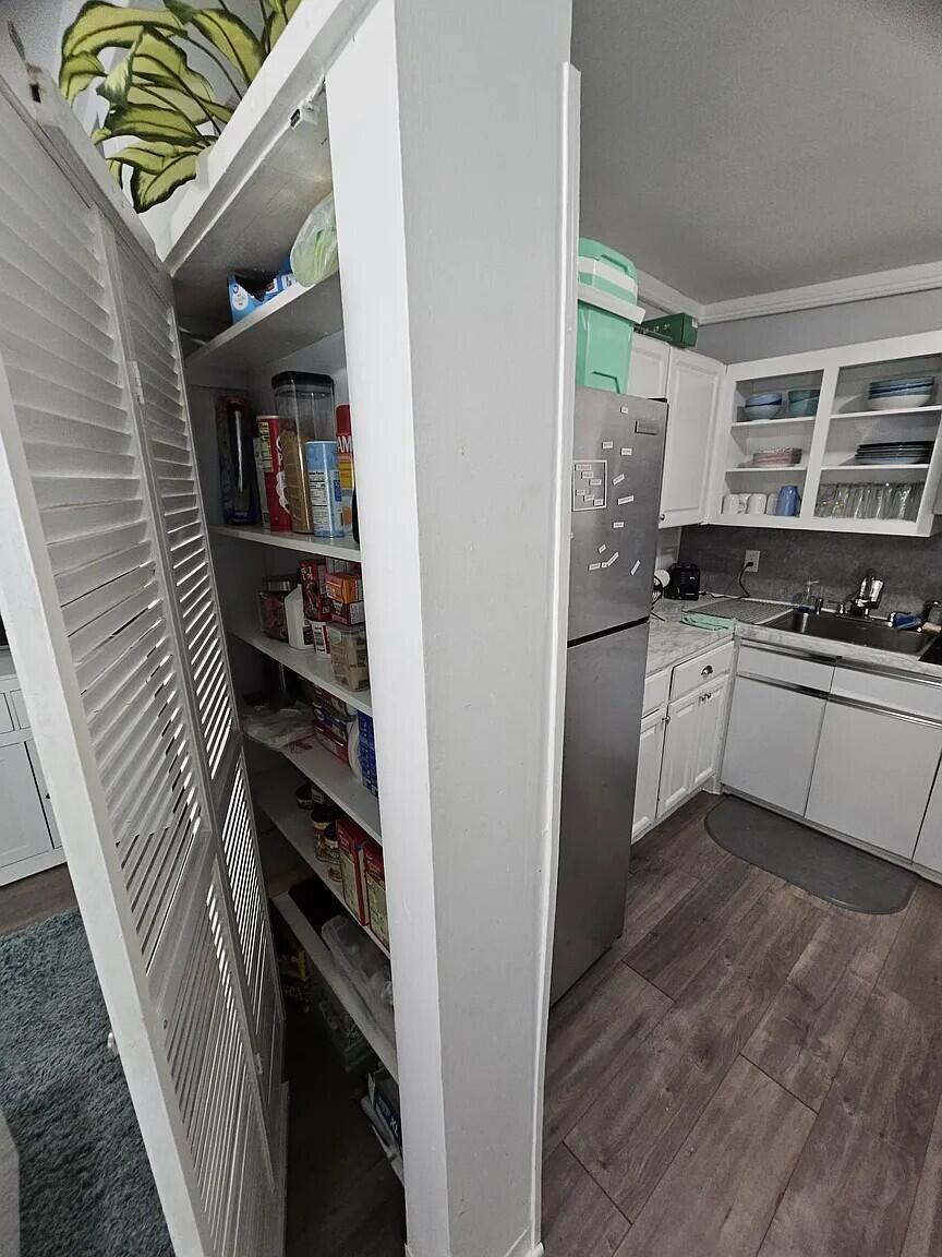 NORTH LAKE WORTH - Residential