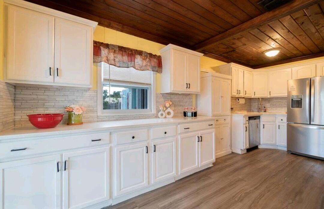 NORTH LAKE WORTH - Residential