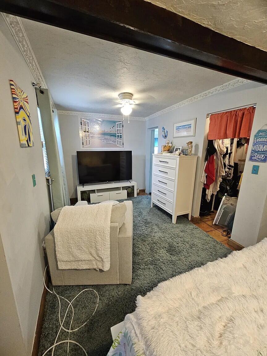 NORTH LAKE WORTH - Residential