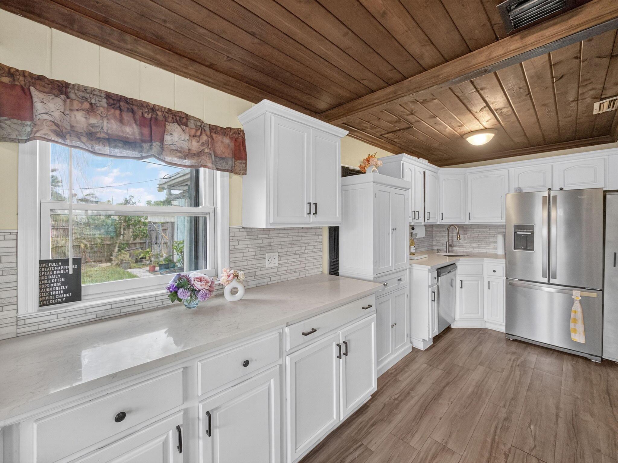 NORTH LAKE WORTH - Residential