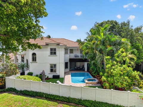 Tiny photo for 2844 NE 26th Avenue, Lighthouse Point, FL 33064 (MLS # B26032435)