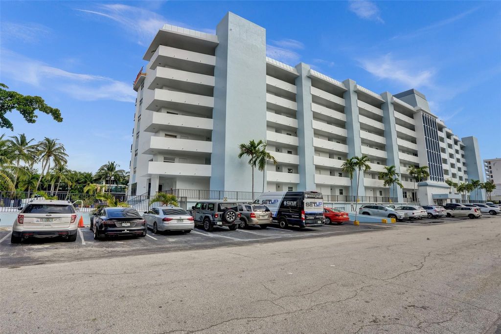 Photo of 3051 NE 48th Street #703, Fort Lauderdale, FL 33308 (MLS # F10488151)
