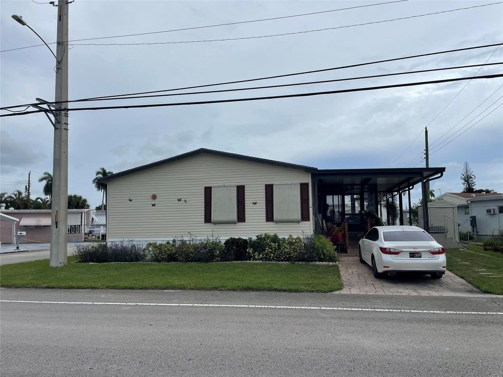 Photo of 8580 SW 17th St, Davie, FL 33324 (MLS # F10527149)