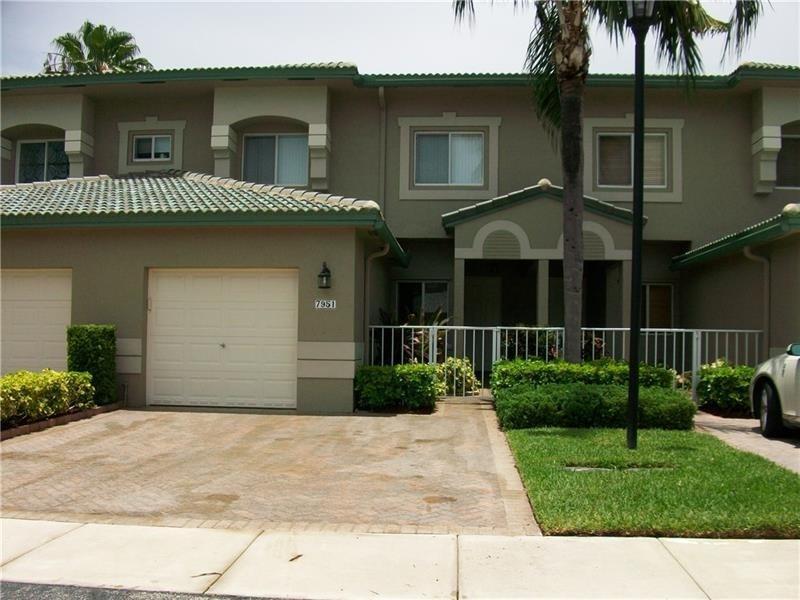 Remarkable corner unit at sought after Exeter. Completely remodeled with wide open views from every room. This is a coach home at Kings Point a 55+ Community. Minutes from the best restaurants, shopping, religious facilities, hospitals, entertainment and major highways in Broward County. Deed to Clubhouse is paid.
