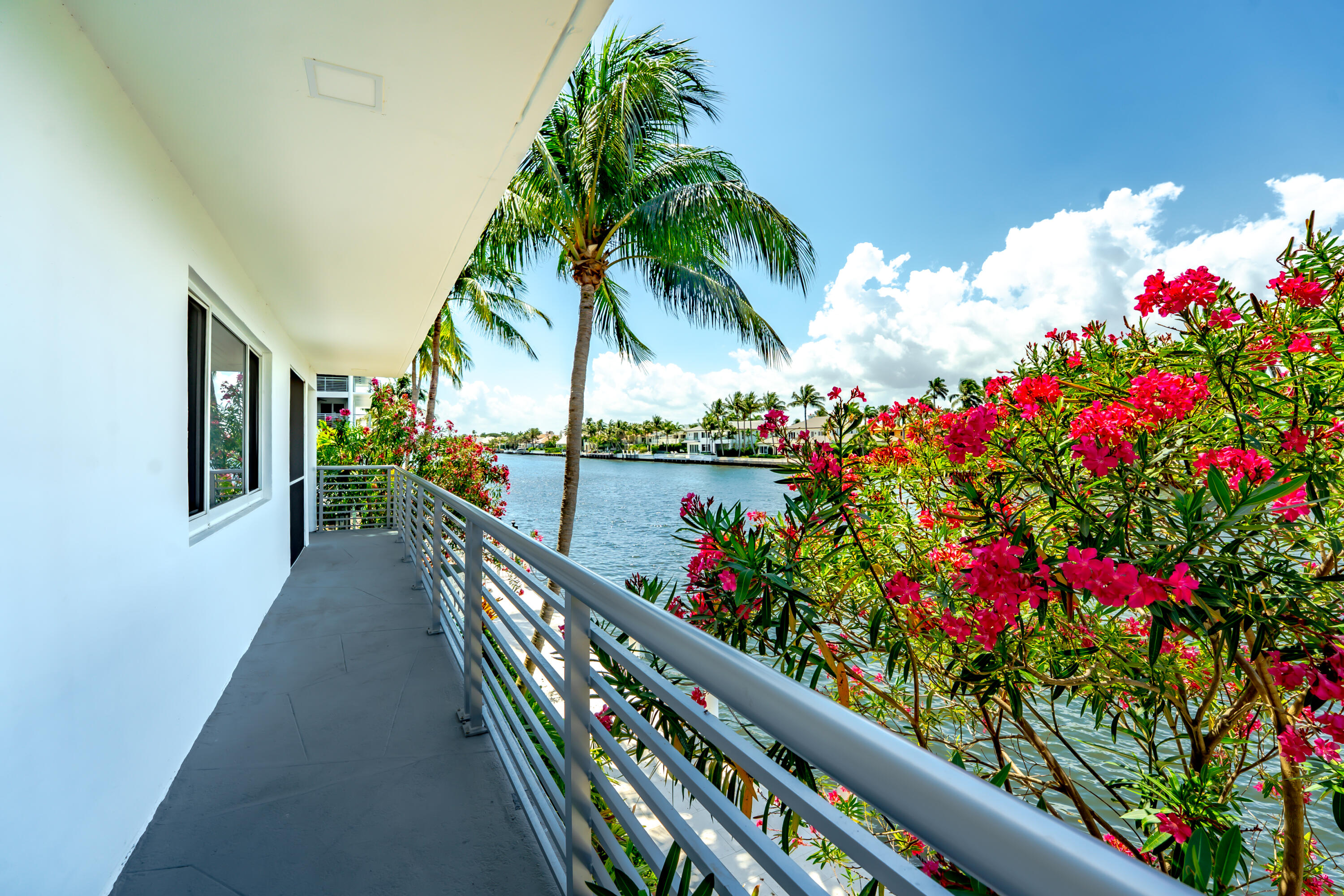 FAST RENTAL! NO HOA AND PET FRIENDLY! Live by the intracoastal waterway, enjoy serene, scenic water vistas, steps to the beach and the Boca Raton Resort. Cozy 1 bedroom 1 bathroom and half bath apartment. Live the Florida dream surrounded by water and multi Million dollar residences. This unit is unfurnished, we also have furnished units in the same building. Very easy application ready for immediate occupancy. We require only first month and deposit for qualified tenants. I have multiple units with the same flexibility and also several commercial spaces for lease. Call now!!