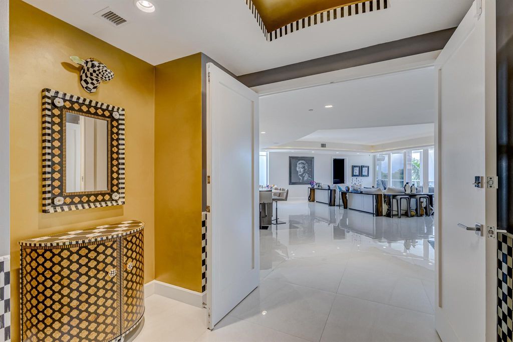 Photo of 2720 Donald Ross Road #412, Palm Beach Gardens, FL 33410 (MLS # R10922024)