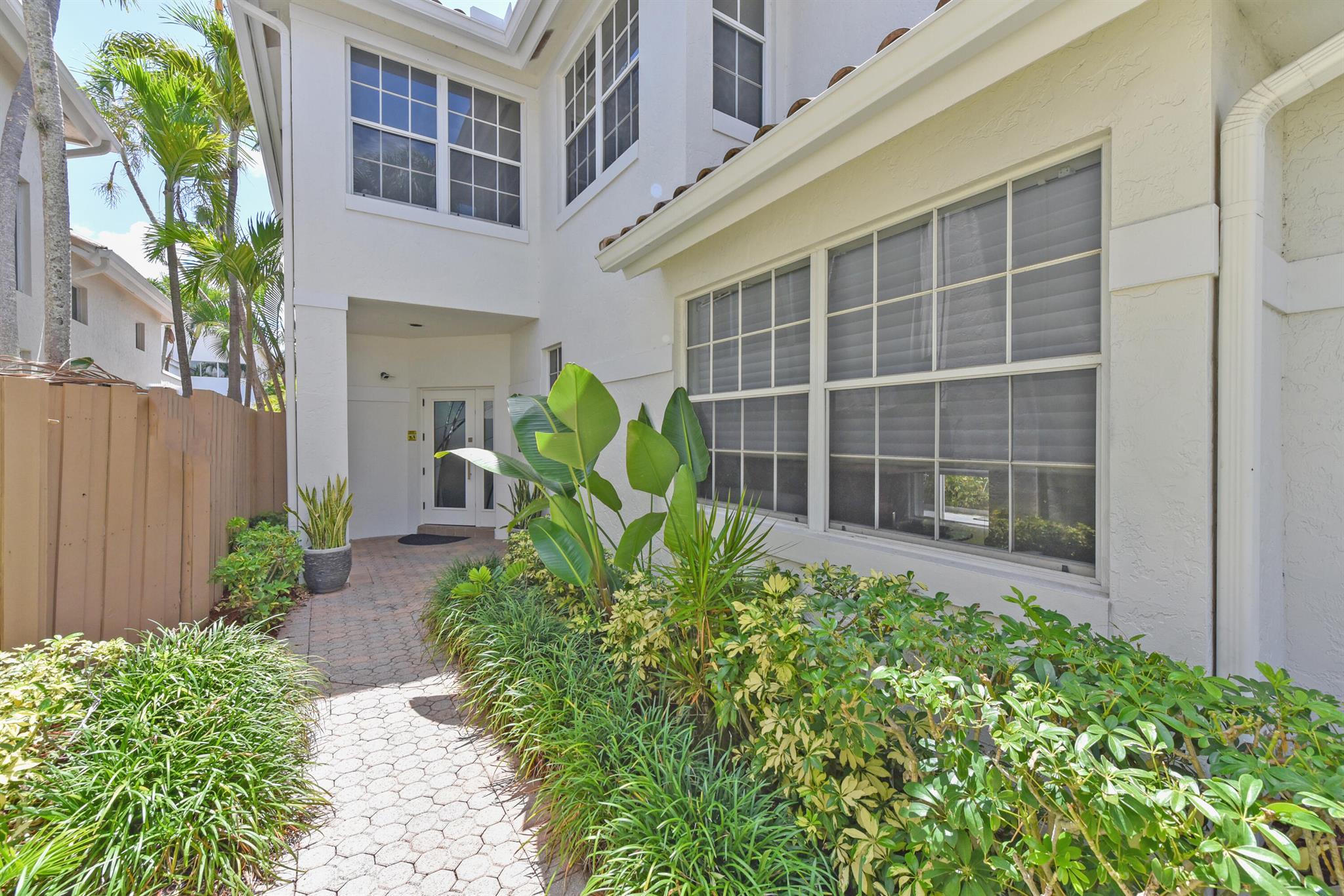 6646 NW 25th Terrace