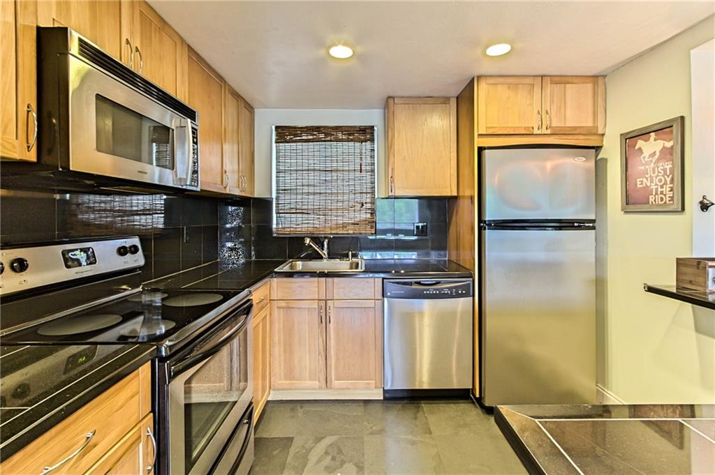 Harbordale Breezes Condos - Residential