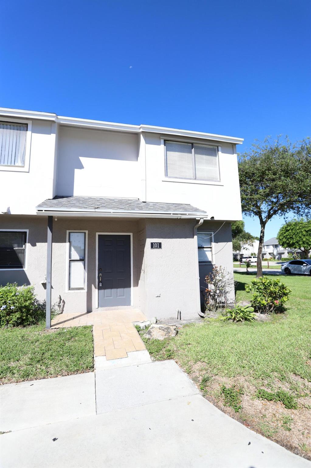 Canalake - Residential Lease