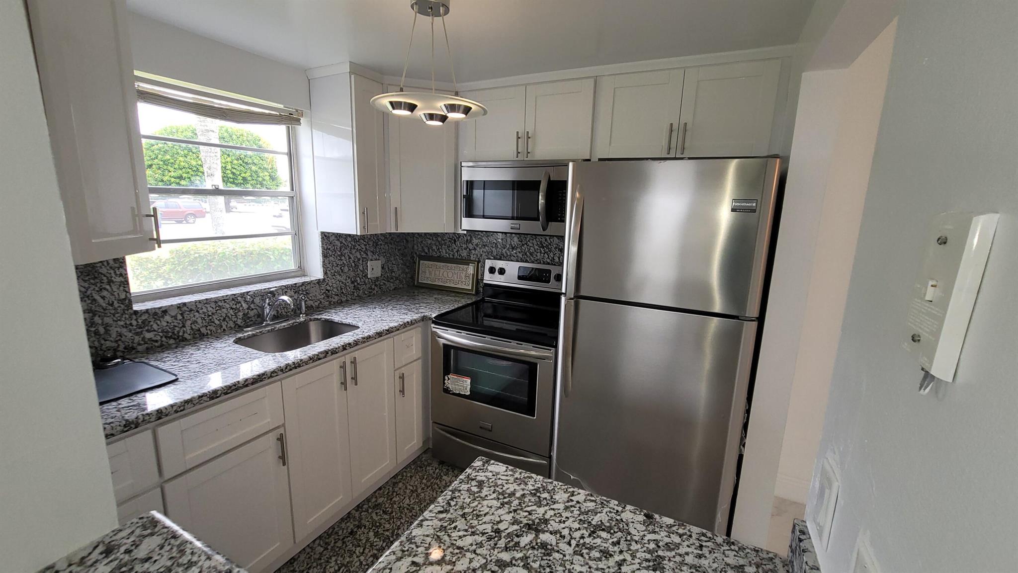 405 Windsor R